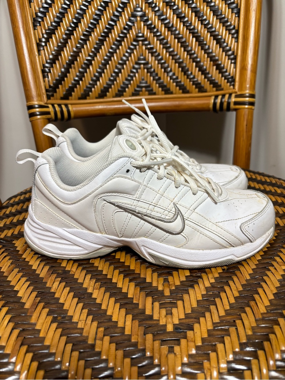 Nike Wmn T-Lite VIII White Grey 396879-111 Size 8